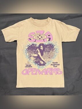 Sza Open Arms Shirt